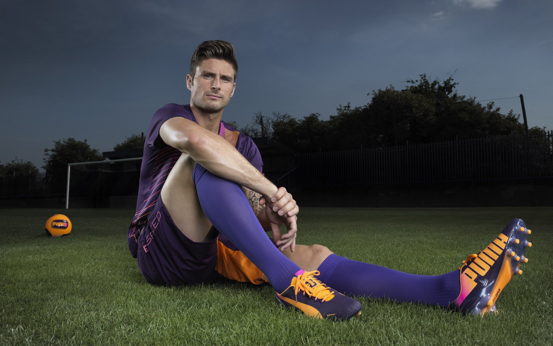 唐纳德·高尔带领袋鼠队通过快速进攻打破对方防线