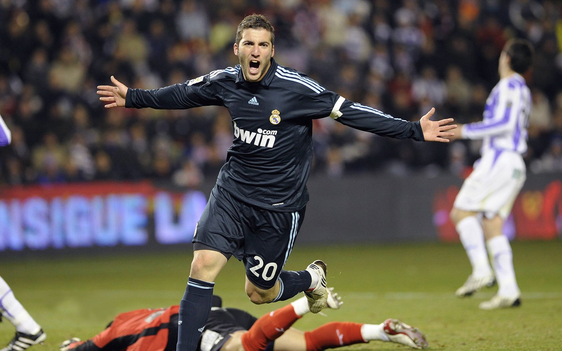 德甲精彩现场：首次亮相全场欢呼！，德甲集锦2020_2021